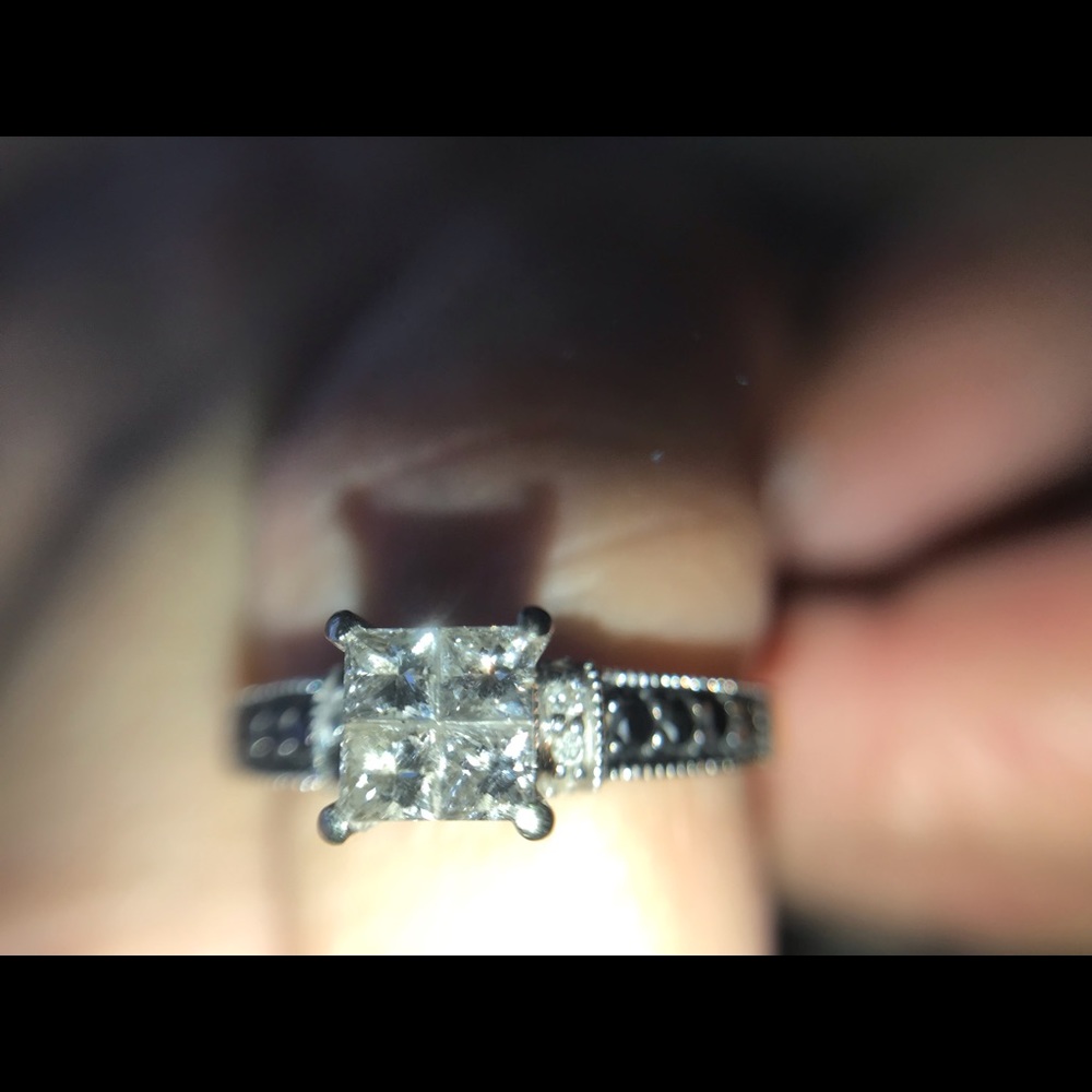 Ring - Picture 4 of 6